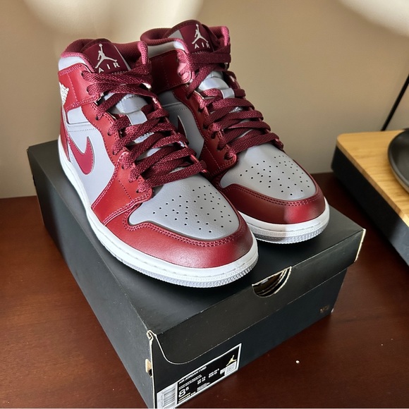 Jordan Other - Jordan 1 Mid - Cherrywood (8.5M/10W)